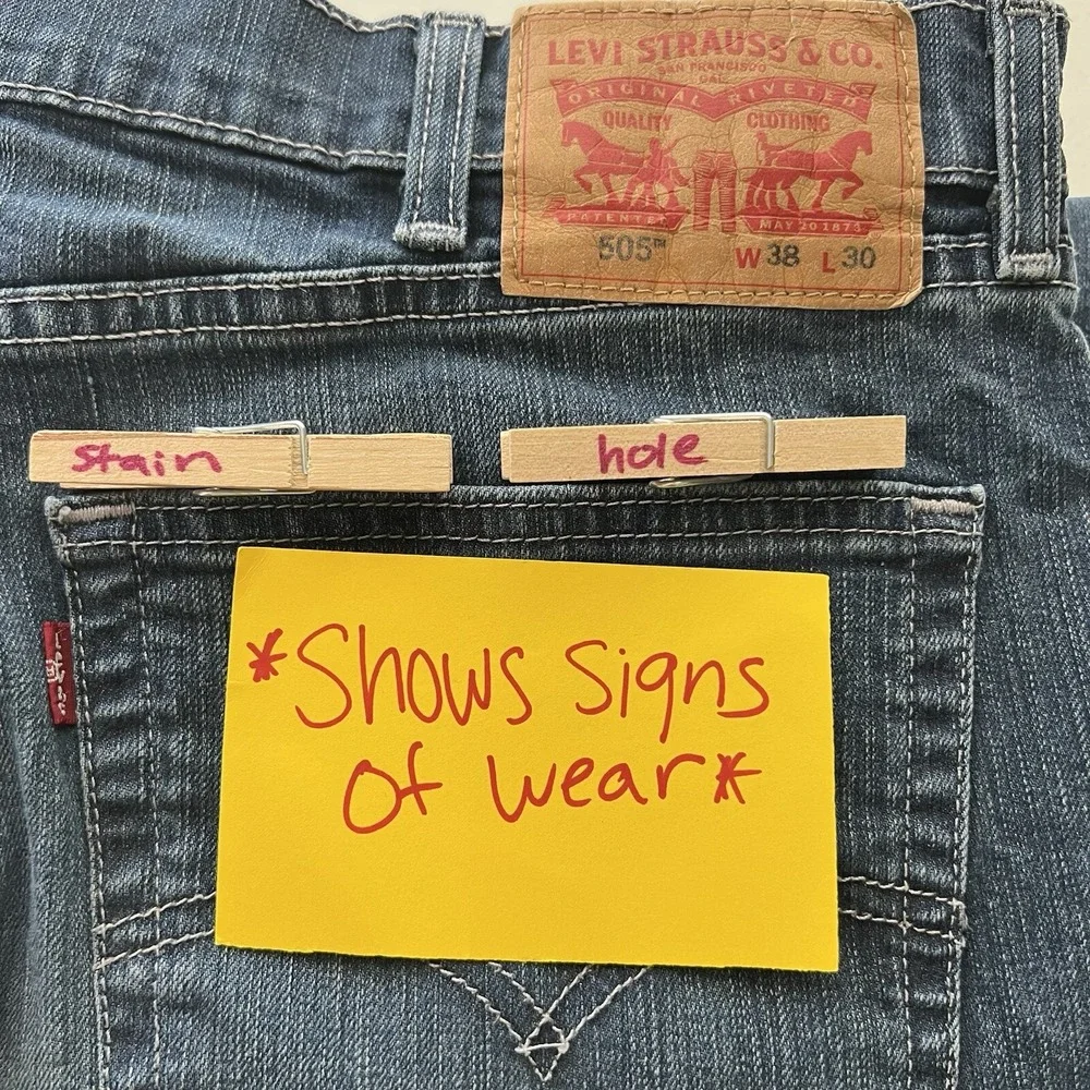 Levis Jeans Mens 38 Fits 35x28 Straight Medium Wash Denim Logo‎ Basic Everyday